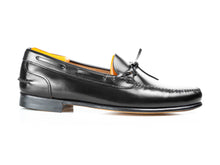 Load image into Gallery viewer, Laces Black Mocassinis